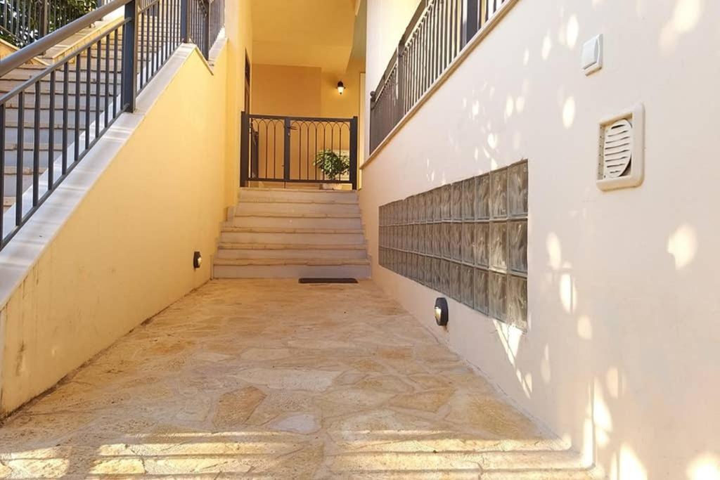 New, Modern, Bright And Independent Apartment 83 M2, With Garden, 5Min To The Beach And The City Center กาลามาตา ภายนอก รูปภาพ